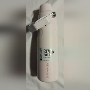 Stanley Aero Light IceFlow Bottle - Rose Quartz